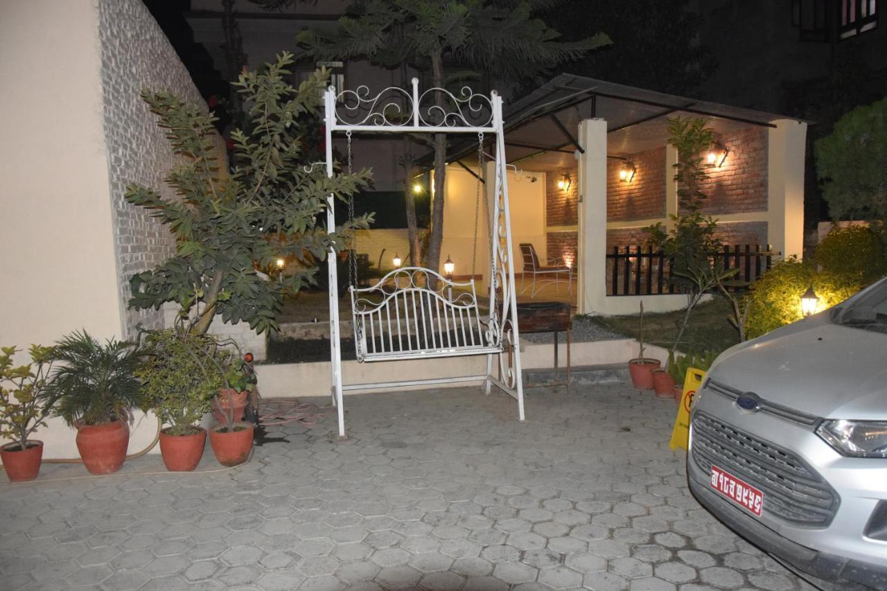 Hotel Siraaj Lalitpur Exterior foto